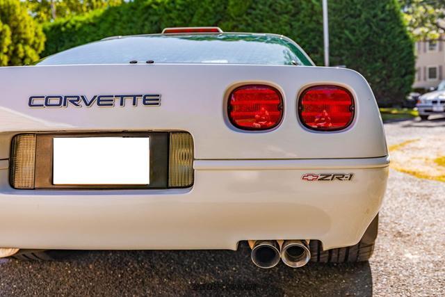 Photo of 1991 White Chevrolet Corvette