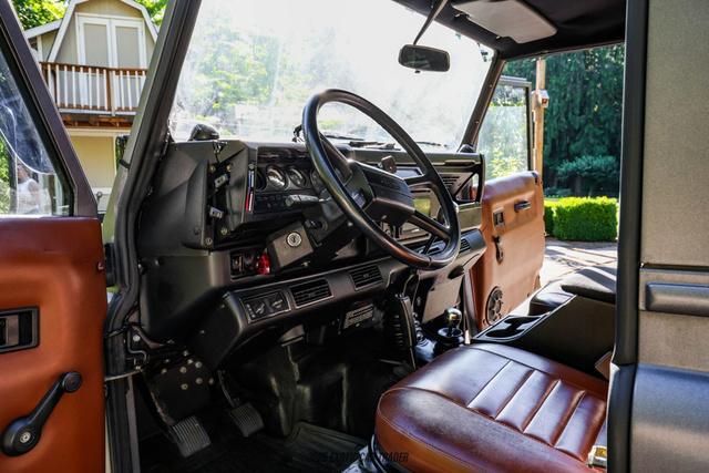 Photo of 1991 Satin Gray Land Rover Defender
