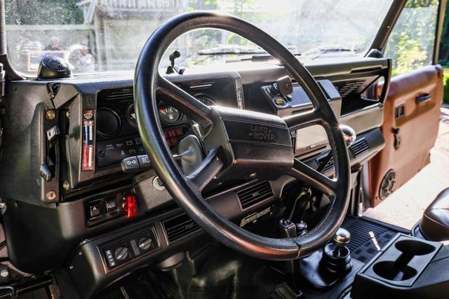 Photo of 1991 Satin Gray Land Rover Defender