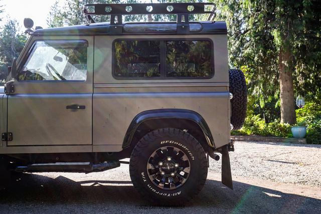 Photo of 1991 Satin Gray Land Rover Defender