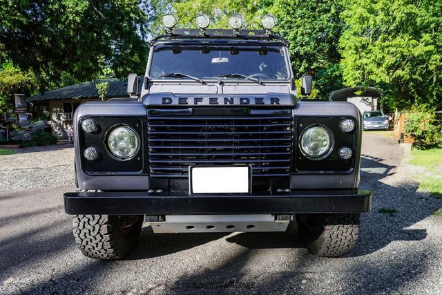 Photo of 1991 Satin Gray Land Rover Defender