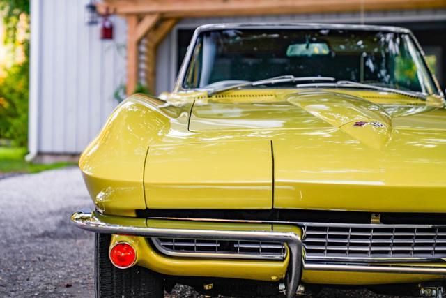 Photo of 1967 Sunfire Yellow Chevrolet Corvette