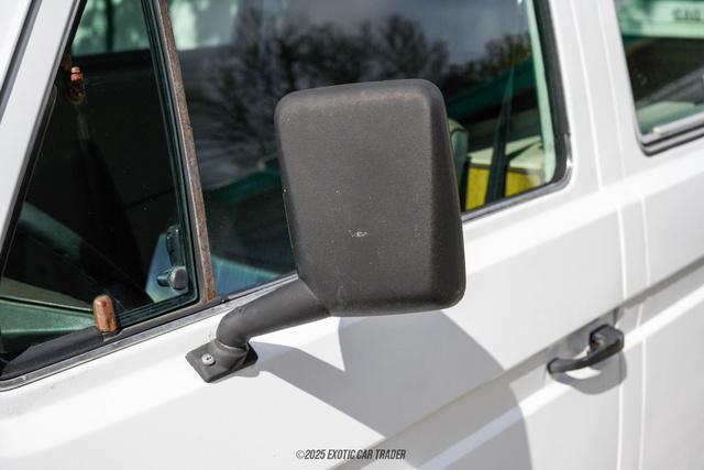 Photo of 1981 White Volkswagen Vanagon