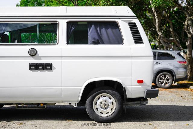 Photo of 1981 White Volkswagen Vanagon