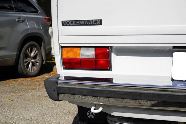 Photo of 1981 White Volkswagen Vanagon
