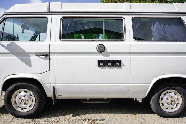 Photo of 1981 White Volkswagen Vanagon