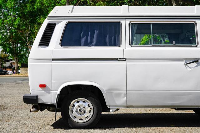Photo of 1981 White Volkswagen Vanagon
