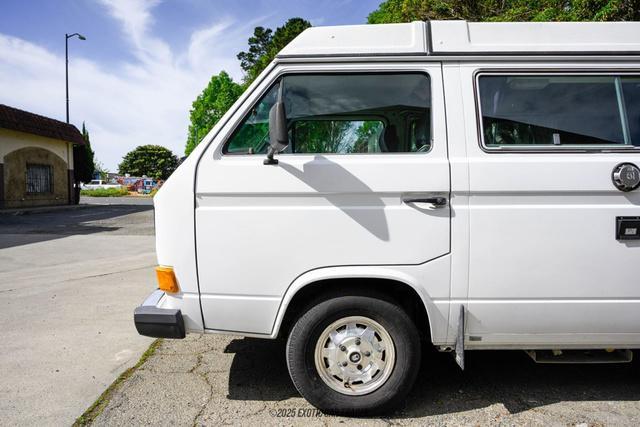 Photo of 1981 White Volkswagen Vanagon