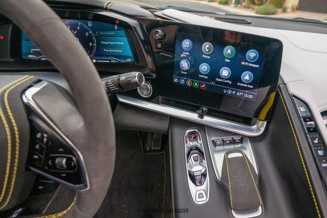 Photo of 2022 Arctic White Chevrolet Corvette