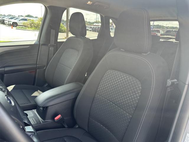Photo of 2024 Iconic Silver Metallic Ford Escape
