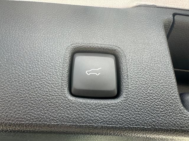 Photo of 2024 Iconic Silver Metallic Ford Escape