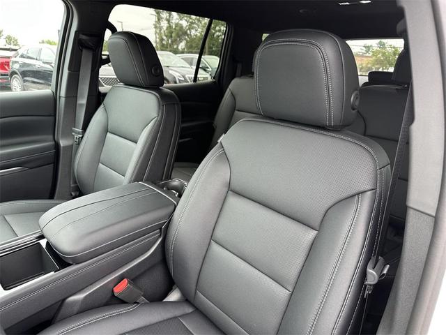 Photo of 2026 Summit White Chevrolet Traverse