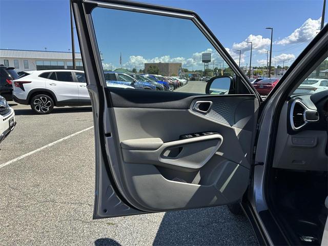 Photo of 2020 Sparkling Silver Kia Soul