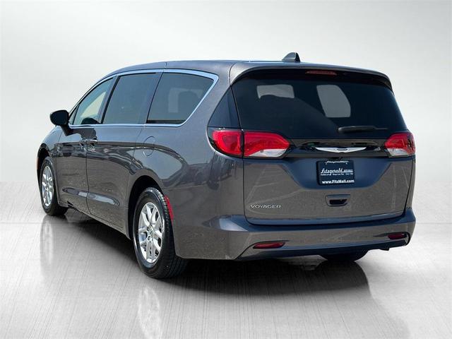 Photo of 2023 Granite Crystal Metallic Clearcoat Chrysler Voyager