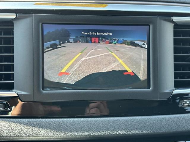 Photo of 2023 Granite Crystal Metallic Clearcoat Chrysler Voyager