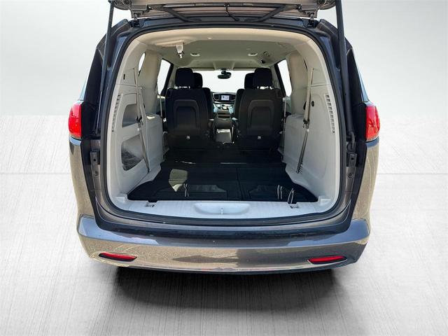 Photo of 2023 Granite Crystal Metallic Clearcoat Chrysler Voyager