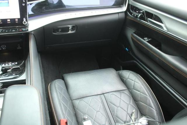 Photo of 2023 Metallic Jeep Grand Wagoneer