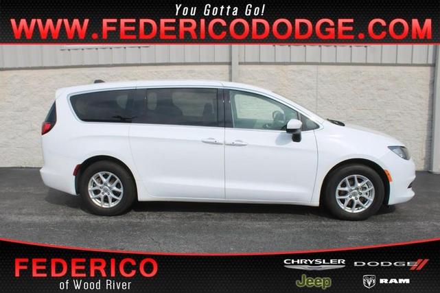 Photo of 2022 Bright White Clearcoat Chrysler Voyager