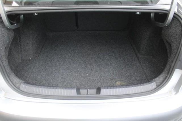 Photo of 2022 Pyrite Silver Metallic Volkswagen Jetta