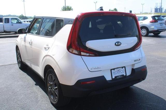 Photo of 2021 Snow White Pearl Kia Soul