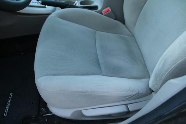 Photo of 2012 Magnetic Gray Metallic Toyota Corolla