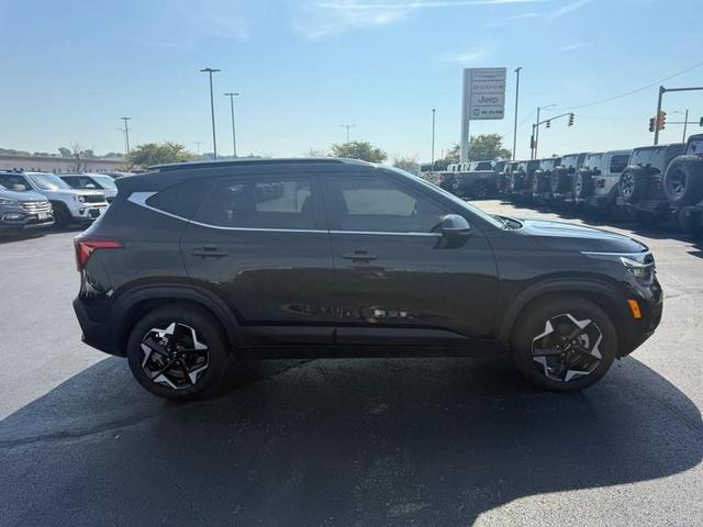 Photo of 2024 Fusion Orange Kia Seltos