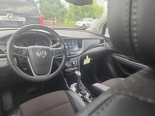 Photo of 2021 Summit White / White Buick Encore