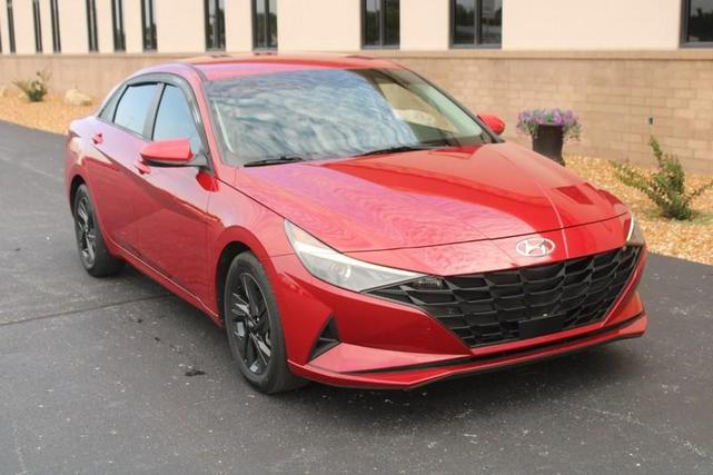 Photo of 2022 Scarlet Red Pearl Hyundai ELANTRA