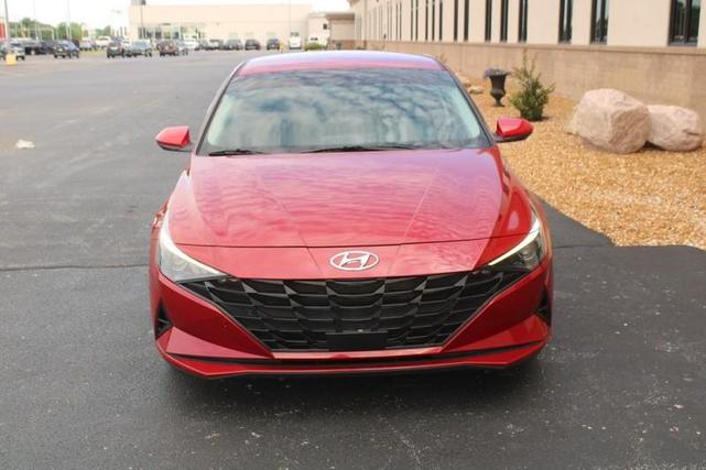 Photo of 2022 Scarlet Red Pearl Hyundai ELANTRA