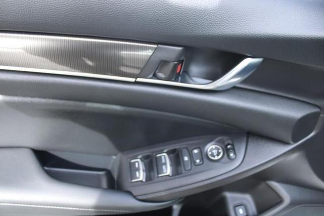 Photo of 2022 Platinum White Pearl Honda Accord Hybrid
