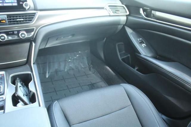 Photo of 2022 Platinum White Pearl Honda Accord Hybrid