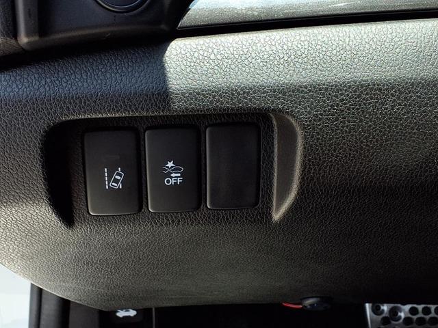 Photo of 2022 White Acura ILX