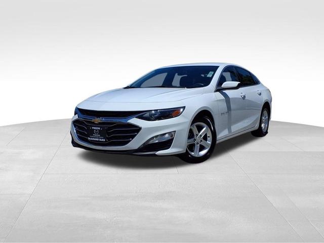 Photo of 2023 Summit White Chevrolet Malibu