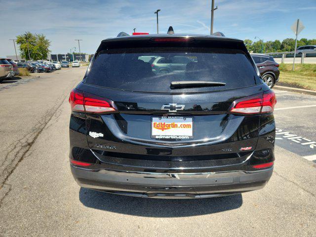 Photo of 2022 Mosaic Black Metallic Chevrolet Equinox
