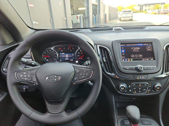 Photo of 2022 Mosaic Black Metallic Chevrolet Equinox