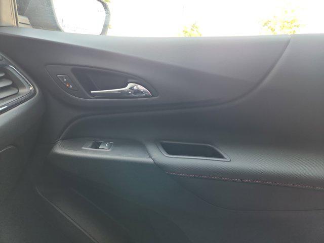 Photo of 2022 Mosaic Black Metallic Chevrolet Equinox
