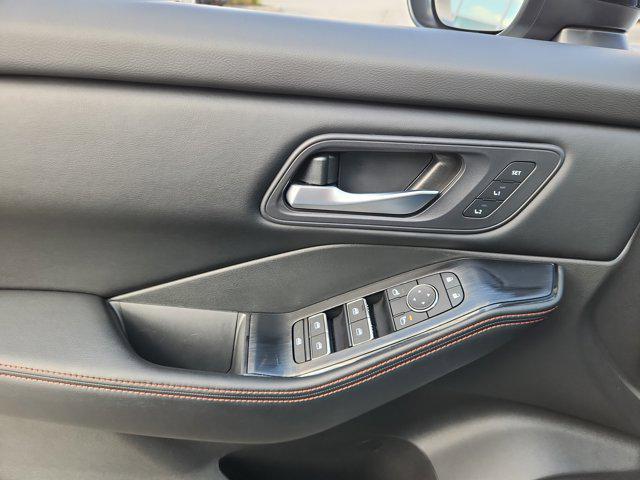 Photo of 2025 Everest White Pearl Nissan Rogue