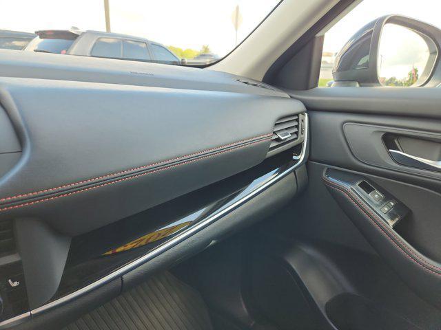 Photo of 2025 Everest White Pearl Nissan Rogue