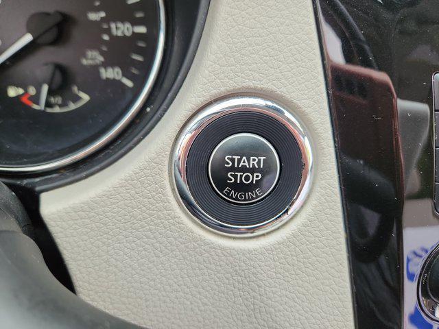 Photo of 2021 Brilliant Silver Metallic Nissan Rogue Sport
