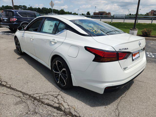 Photo of 2025 Pearl White Tricoat Nissan Altima