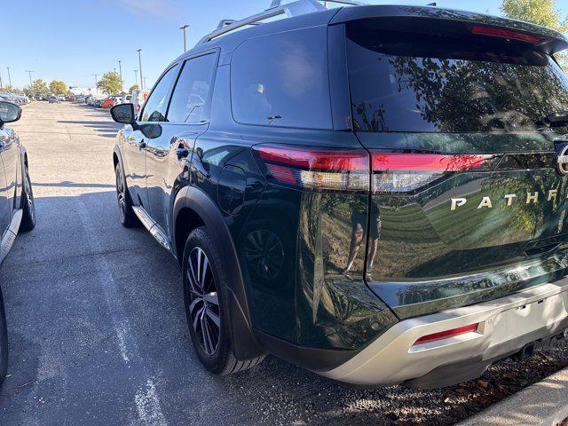 Photo of 2024 Obsidian Green Pearl Nissan Pathfinder