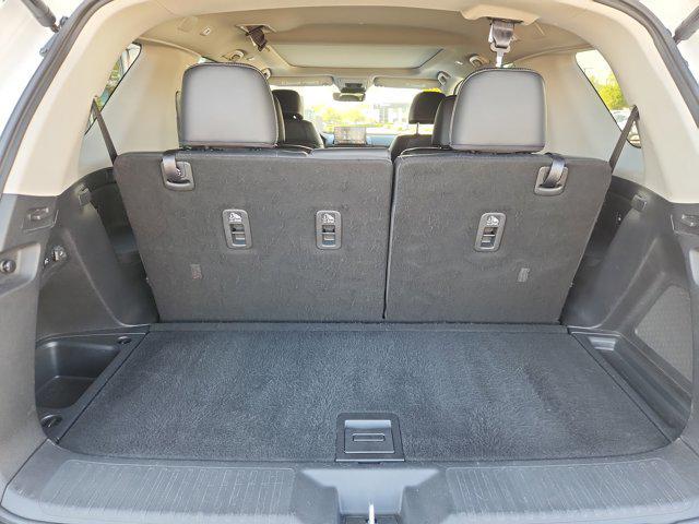 Photo of 2023 Platinum White Pearl Honda Pilot