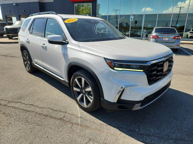 Photo of 2023 Platinum White Pearl Honda Pilot
