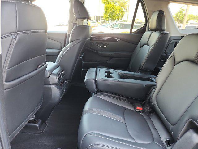 Photo of 2023 Platinum White Pearl Honda Pilot