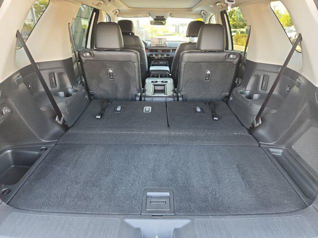 Photo of 2023 Platinum White Pearl Honda Pilot
