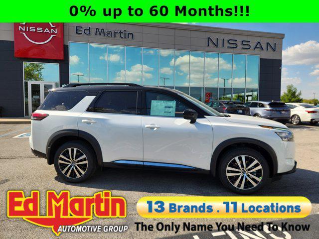 Photo of 2025 Everest White Pearl Tricoat/Super Black Nissan Pathfinder