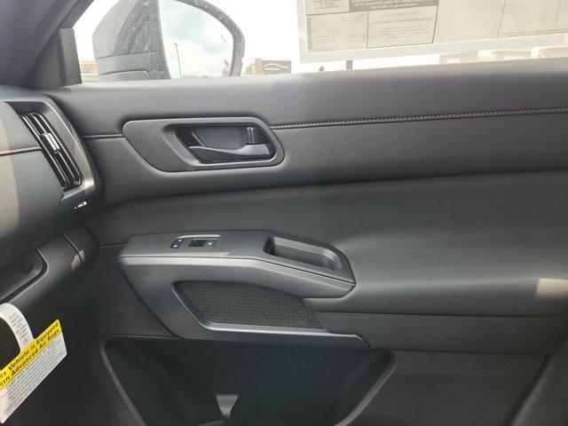 Photo of 2025 Super Black Nissan Pathfinder