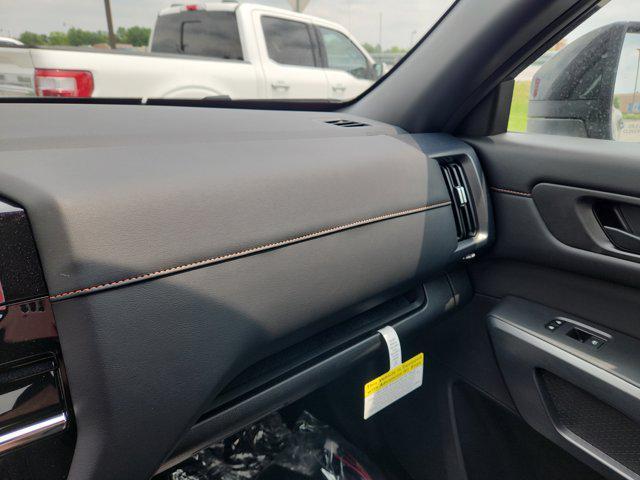 Photo of 2025 Super Black Nissan Pathfinder