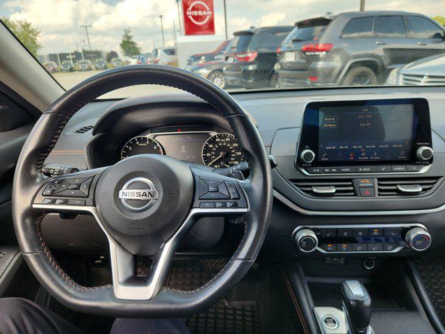 Photo of 2022 Gun Metallic Nissan Altima