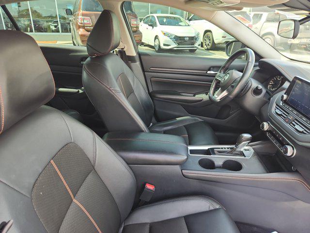 Photo of 2022 Gun Metallic Nissan Altima